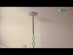 Мобильный располагаясь лагерем солнечный свет сада в вашем саде во дворе