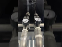 Продолжается испытание водонепроницаемости садовых фонарей.