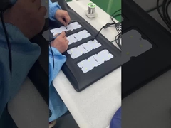 Внутренняя часть солнечного уличного фонаря заваривается.