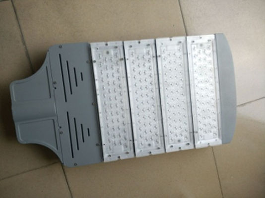 Высокая яркость IP66 Тройной Кри светодиодный уличный свет 110W 120W с защитой от перенапряжения 10KV 20KV Современные светодиодные уличные фонари